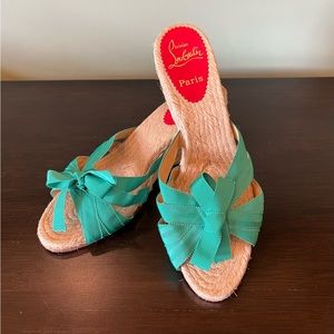 Espadrilles in emerald green, leather-lined grosgrain ribbon. EUC.